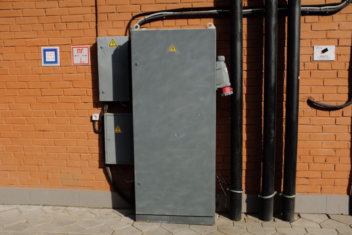 Residential electrical service panels relevant to well pump circuit and generator hookup